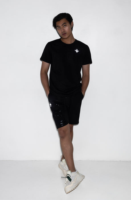 Shorts MagicBee com logo lateral - preto