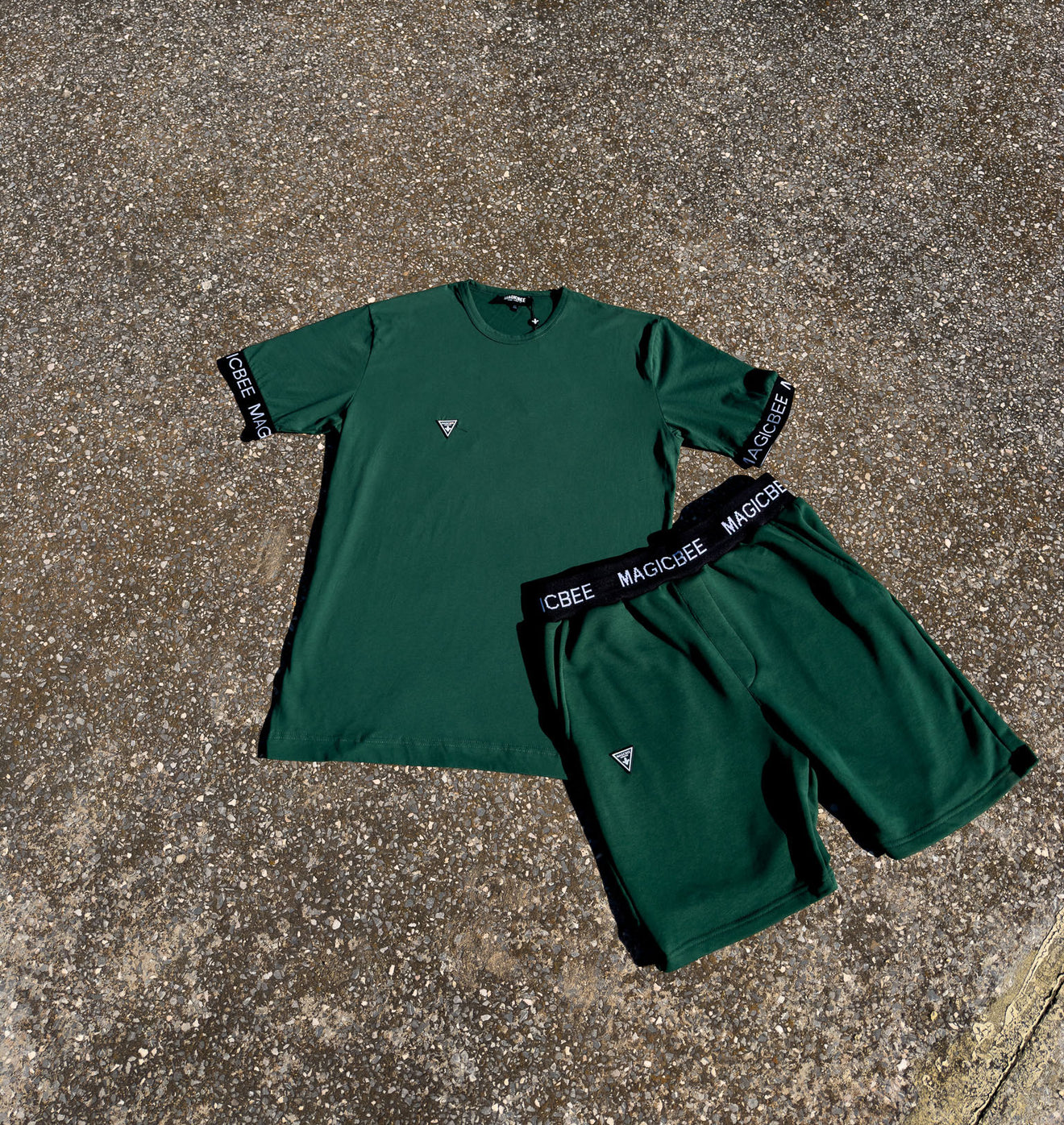 MagicBee Elastic Tee - Dark Green