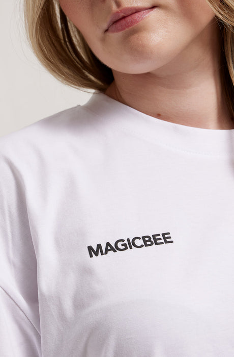 MagicBee Camiseta Oversized Unisex Cherry - Blanca (Edición Limitada)