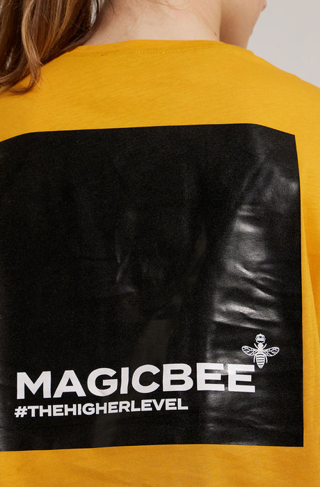 Camiseta com fita em relevo MagicBee - branca