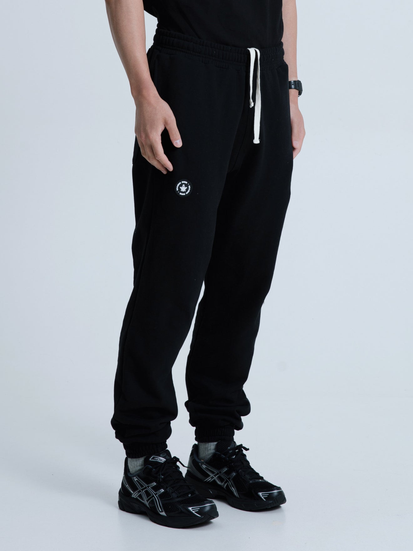 MagicBee Circle Logo - Black