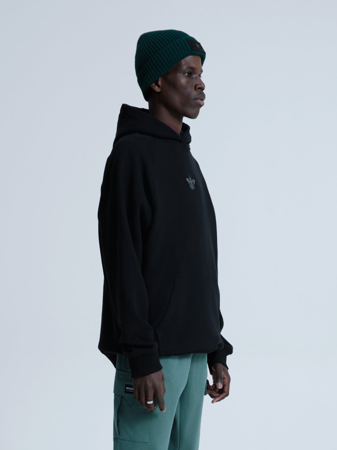MagicBee Glow-in-the-dark logo Raglan Hoodie - Black