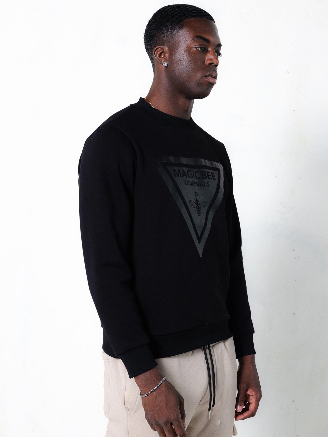 MagicBee Vertical Logo Sweatshirt - Black